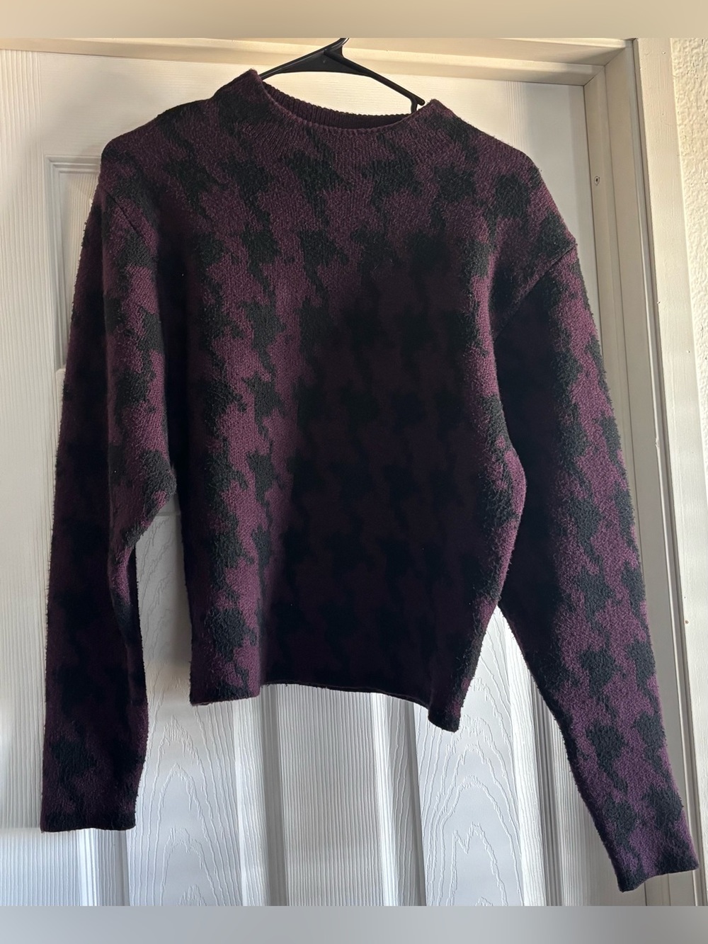 Express Women’s Sweater - Medium